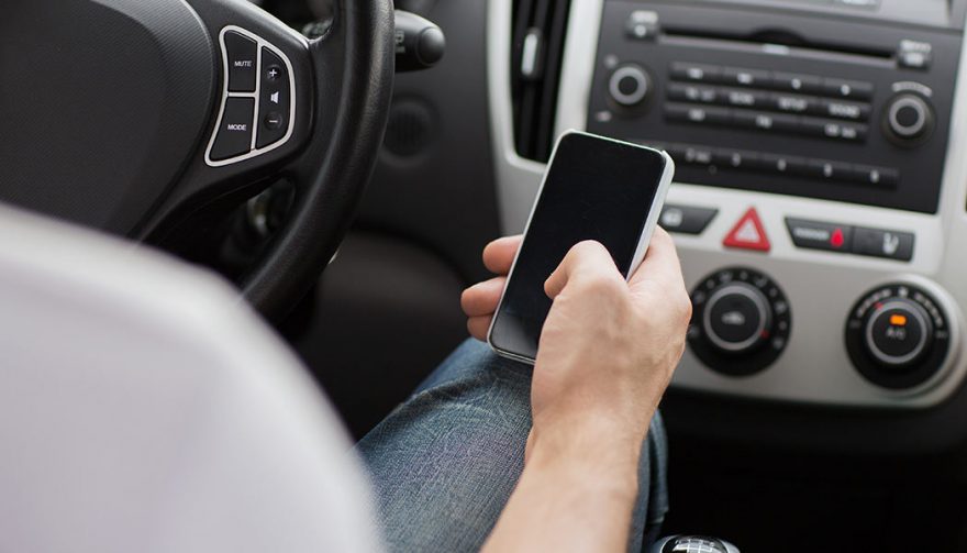 A driver uses a smartphone app for drivers