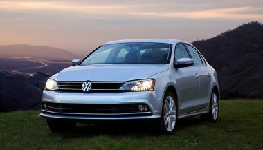 A silver 2016 Volksvagen Jetta