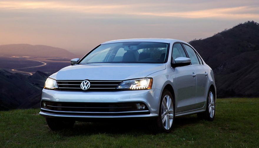 A silver 2016 Volksvagen Jetta