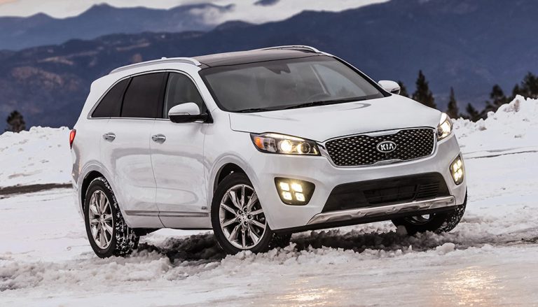 The 2017 Kia Sorento isn't a bad-looking car at first glance.