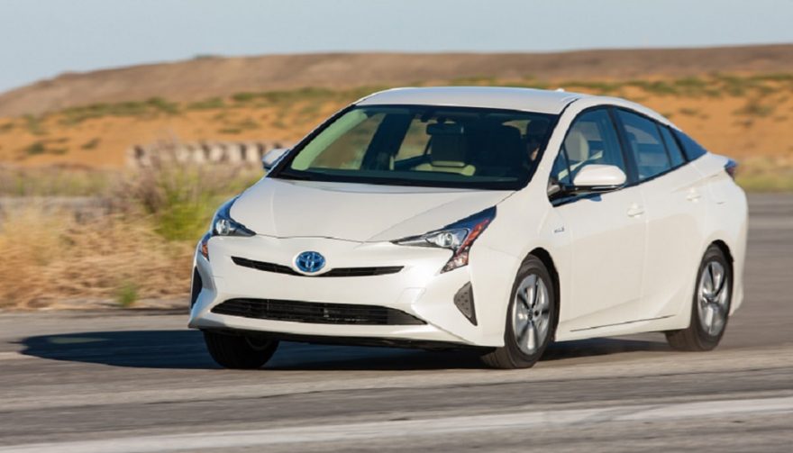 Toyota Prius vs Hyundai Ioniq