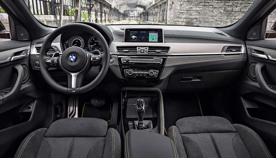 The interior of the 2018 BMW X2