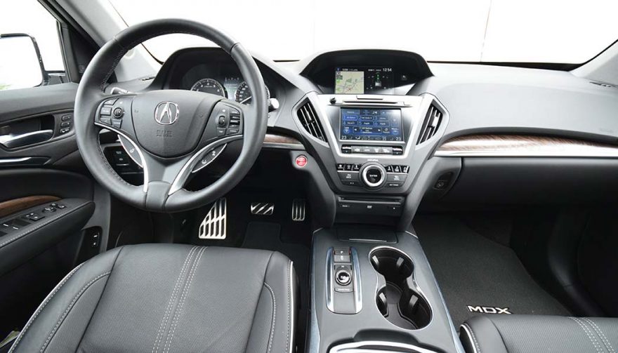 The interior of the 2017 Acura MDX Sport Hybrid