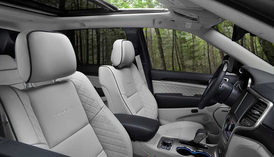 The interior of the Jeep Grand Cherokee Summit