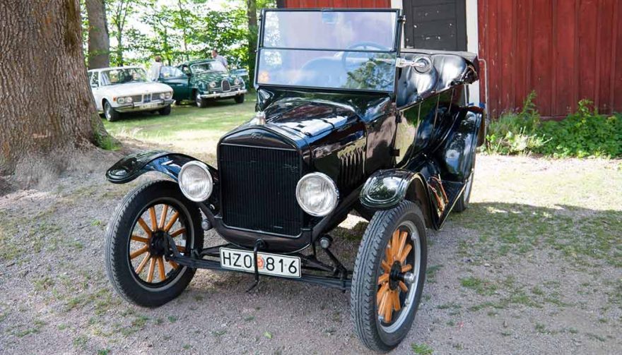 Good project cars for beginners include the Ford Model T