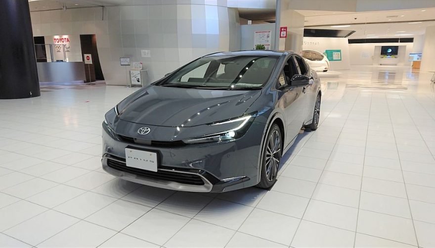 toyota prius prime 2023